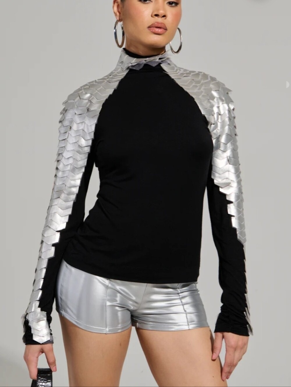 Black Long-Sleeve Top with Silver Scale Shoulder Detail Sz M